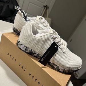 BRAND NEW LIMITED EDITION NOBULL TRAINERS Women’s 9.5!